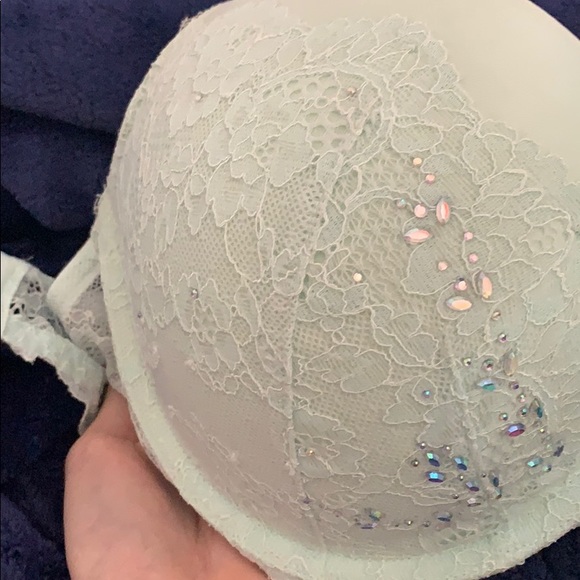 Victoria Secret 34DD mint push up - Picture 3 of 3